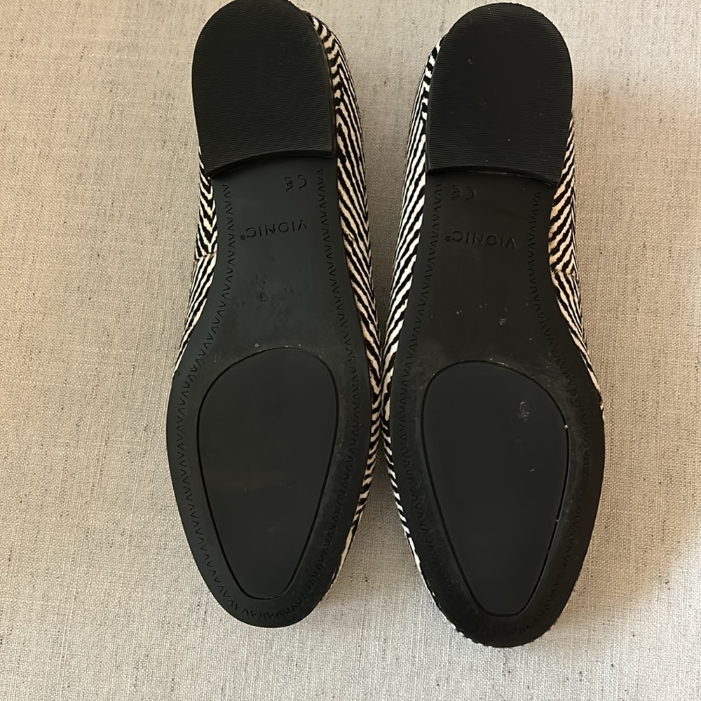 Vionic Willa Flats - image 3